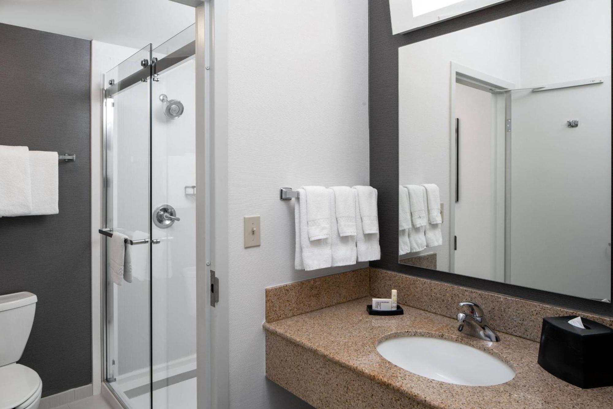 Courtyard By Marriott Dulles Airport Herndon/Reston Exteriör bild