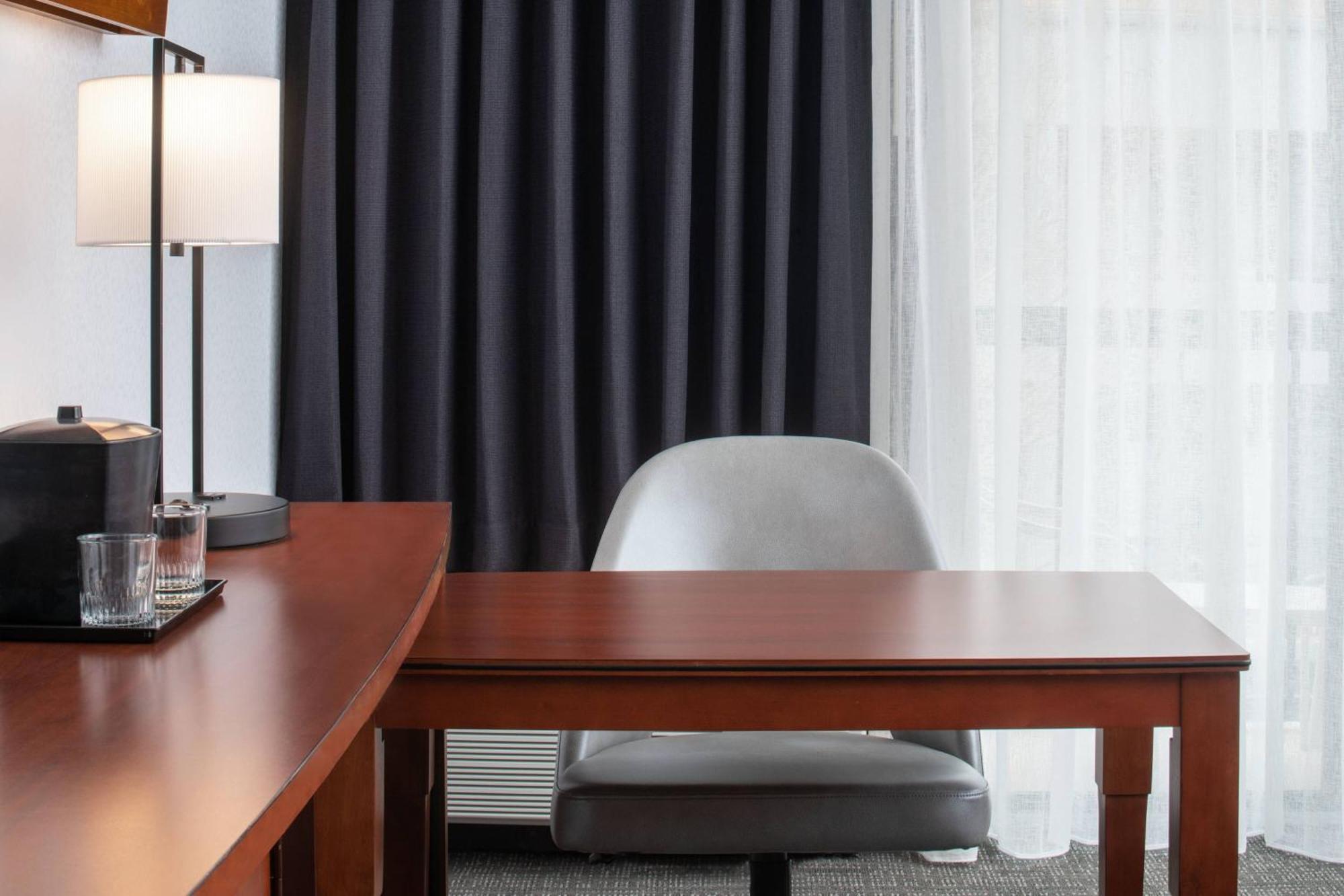 Courtyard By Marriott Dulles Airport Herndon/Reston Exteriör bild