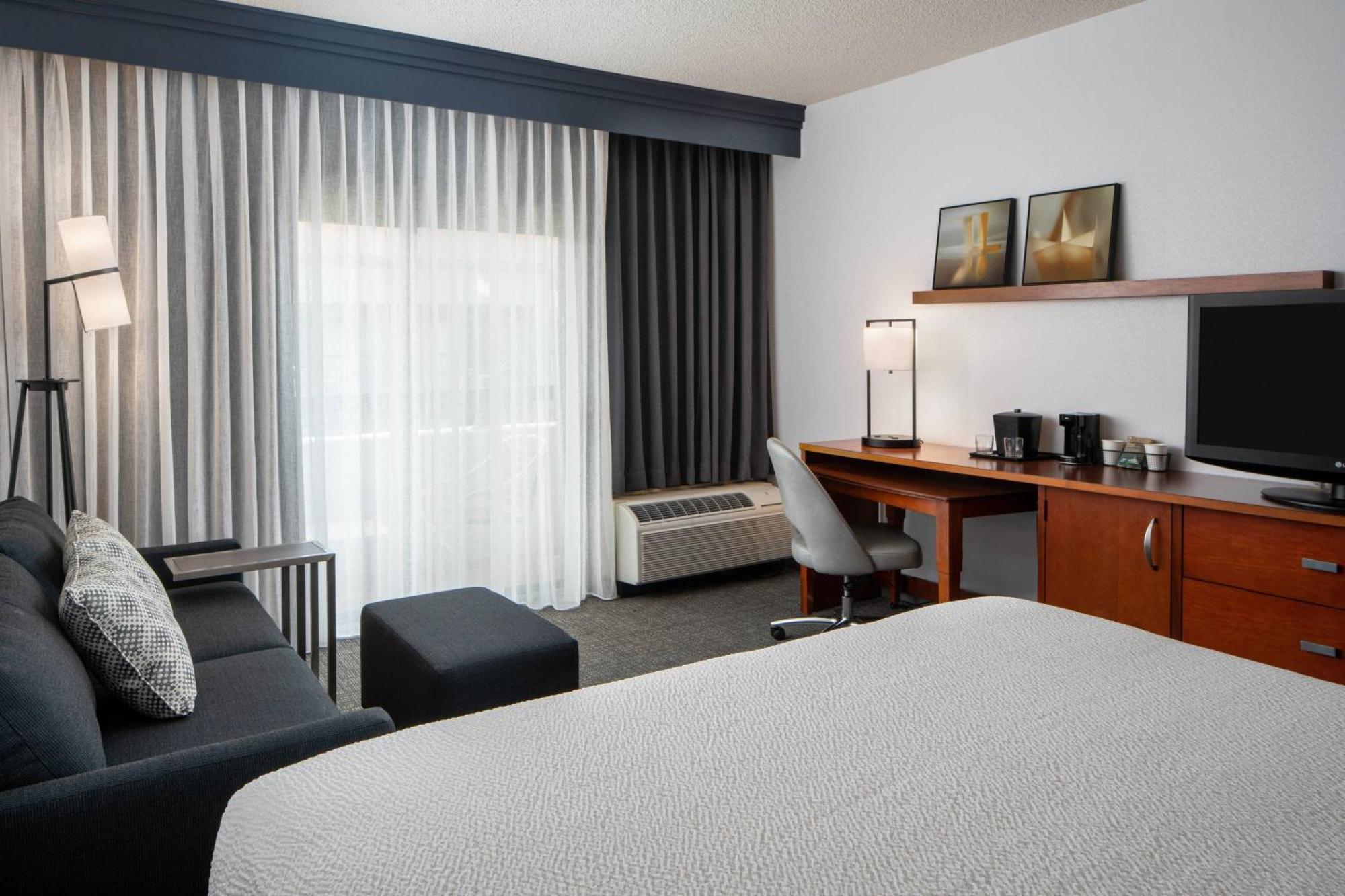 Courtyard By Marriott Dulles Airport Herndon/Reston Exteriör bild