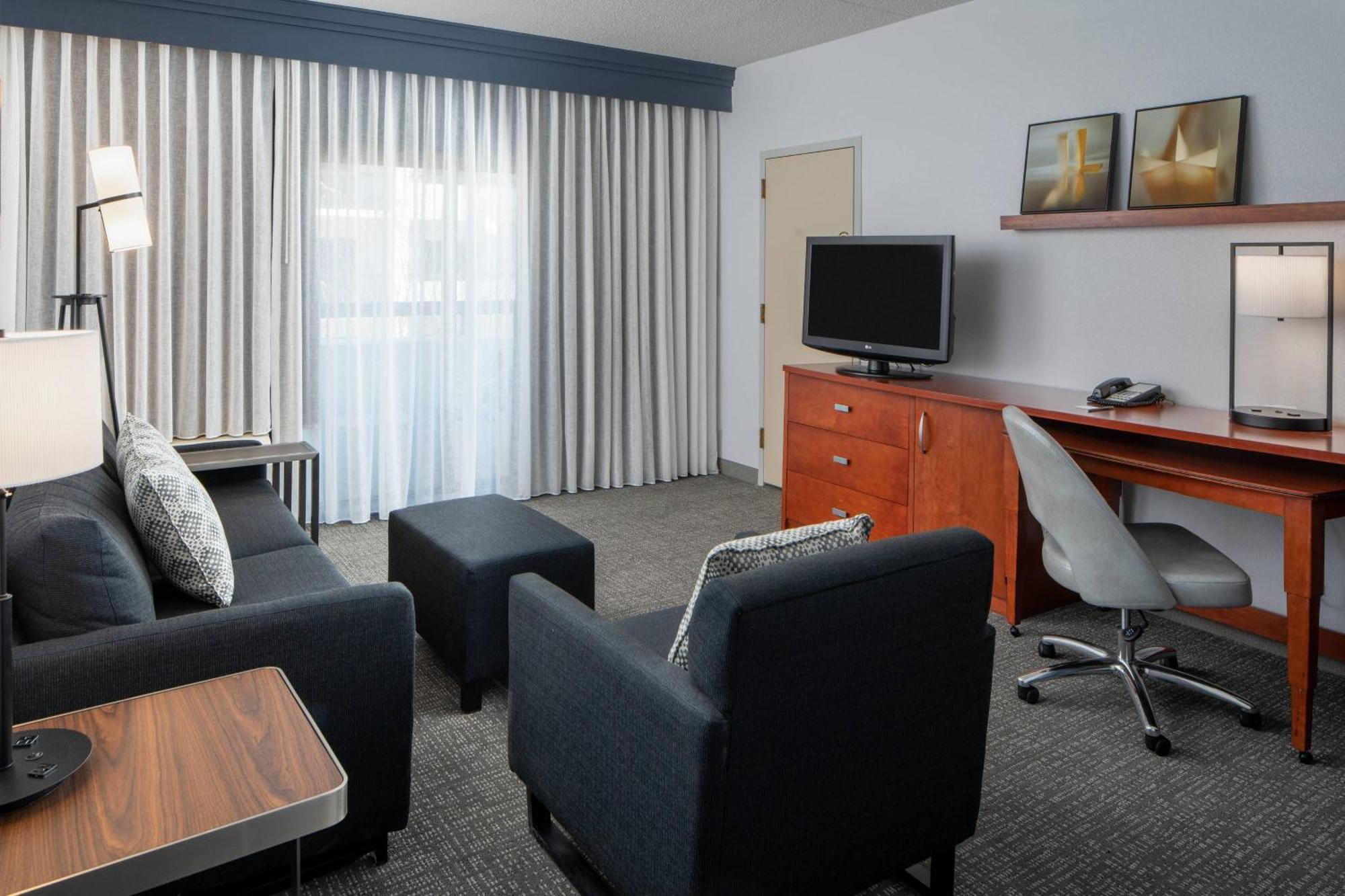 Courtyard By Marriott Dulles Airport Herndon/Reston Exteriör bild