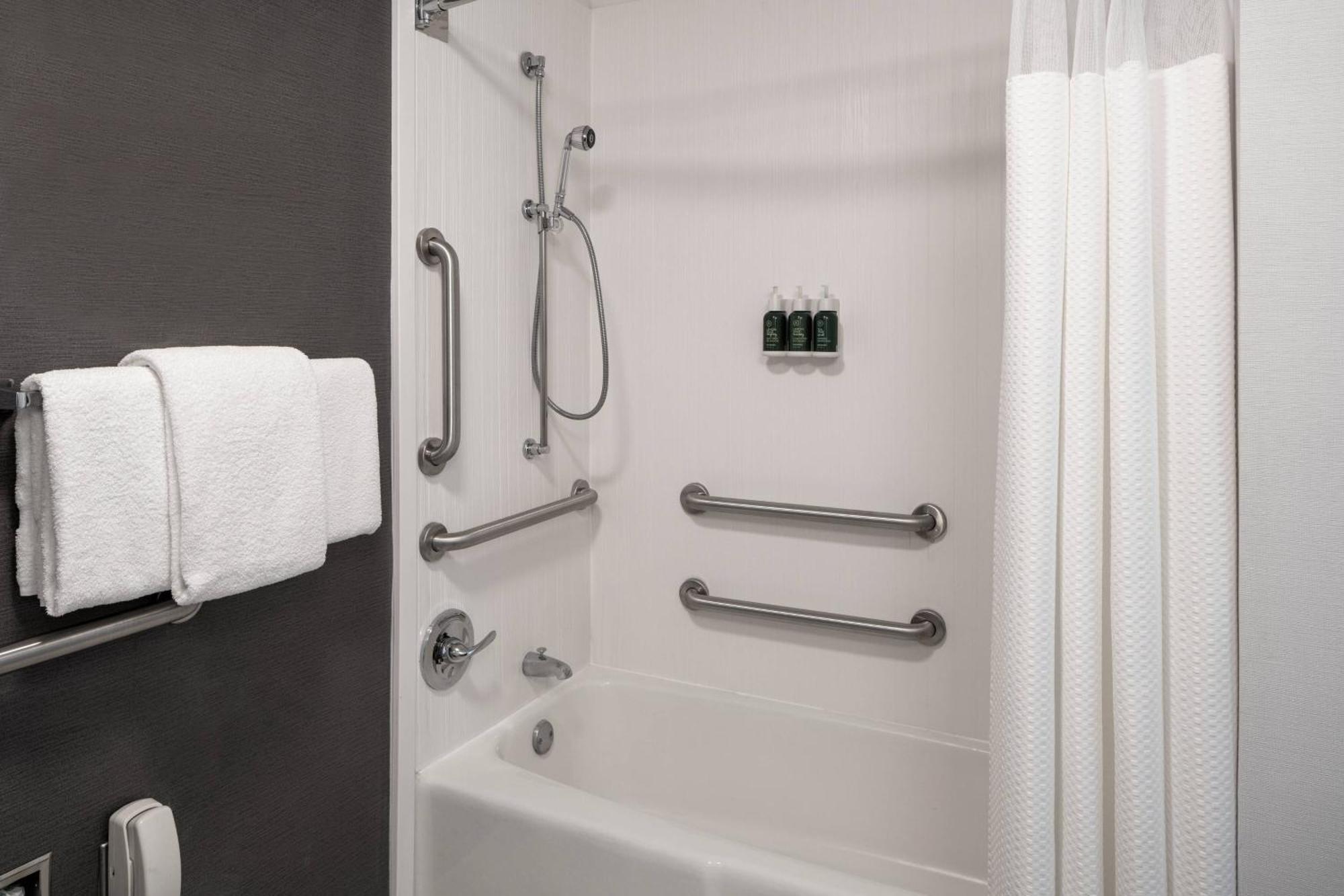 Courtyard By Marriott Dulles Airport Herndon/Reston Exteriör bild
